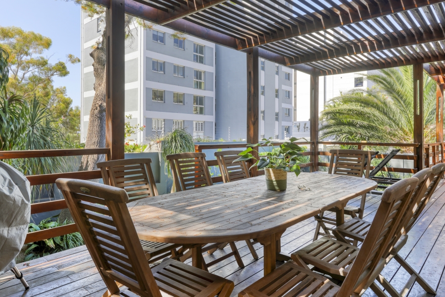 2 Bedroom Property for Sale in Green Point Western Cape